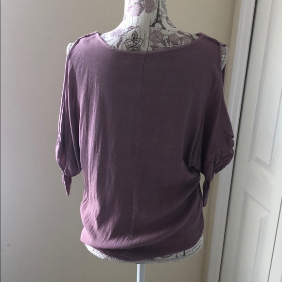 Cute top - Picture 3 of 3